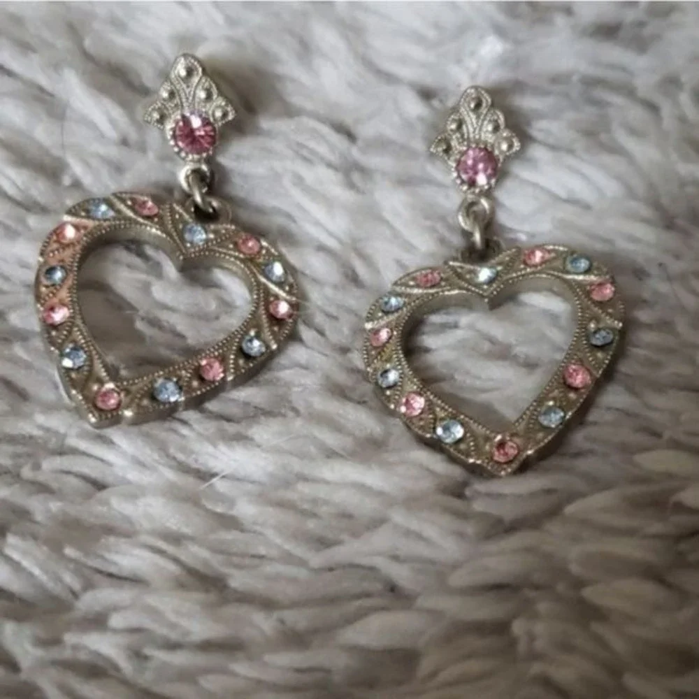 ๐ฉต๐ฉท Vintage Ornate Heart Gemstone Earrings Pink Blue Silver - Picture 3 of 4
